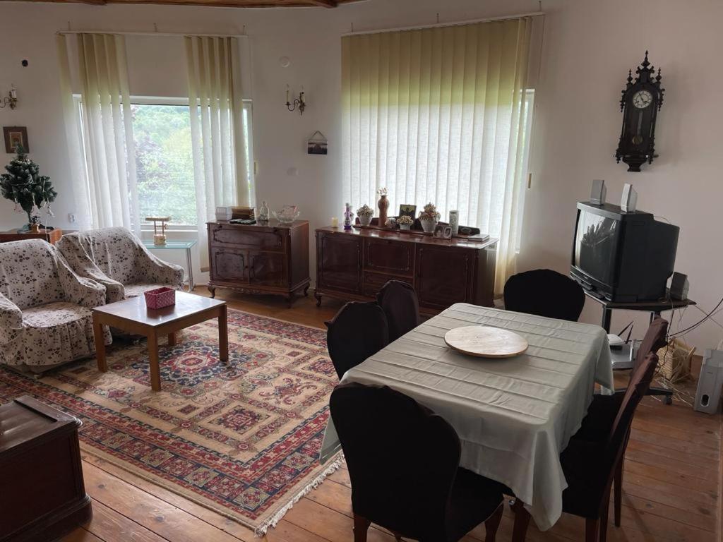 فيلا Casa Adelina Valea Lunga-Cricov المظهر الخارجي الصورة